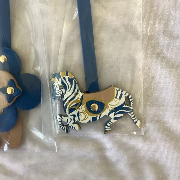 NIB Louis Vuitton Limited Edition Christmas Bag Charms Set of 3 Holiday GWP - Picture 6 of 7